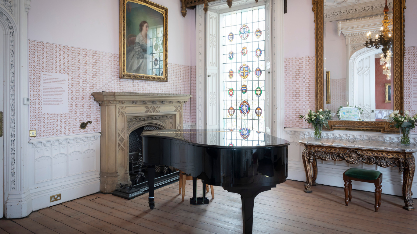 Bright room next to the waldergrave drawing room